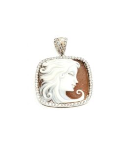 Cameo woman pendant