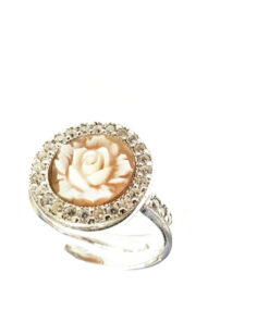 Coral ring rose