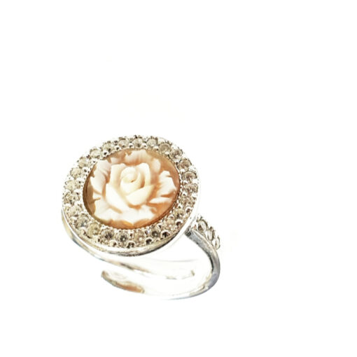 Coral ring rose