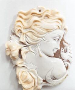 Cameo pendant