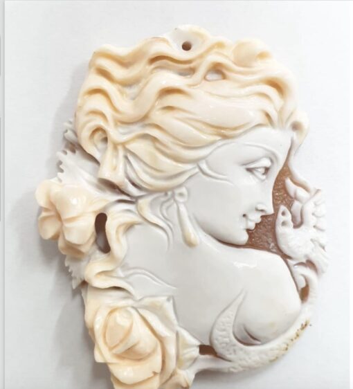 Cameo pendant