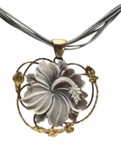 Handgraved cameo pendant, Floral pendant , italian cameo ,andgraved cameo , flower cameo, italian jewel. exclusive jewel , gift idea for her