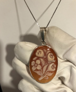 Flower cameo pendant mounted on silver 925